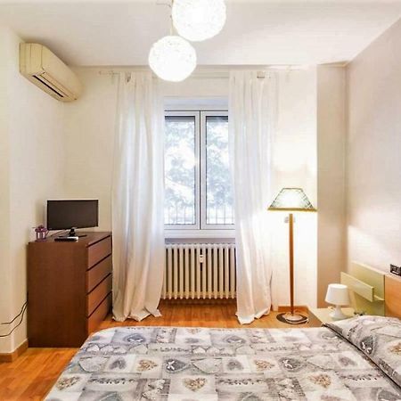 Isola Lagosta Apartment Milan Bagian luar foto