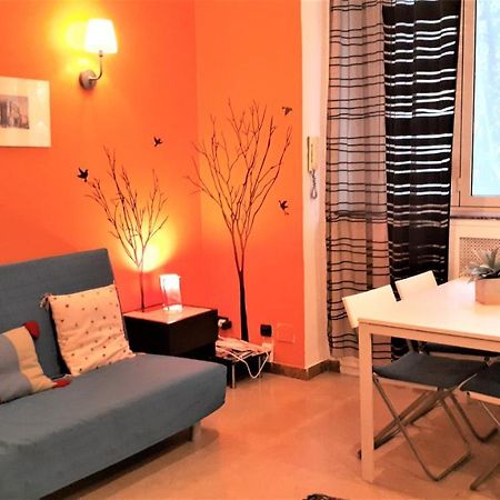 Isola Lagosta Apartment Milan Bagian luar foto