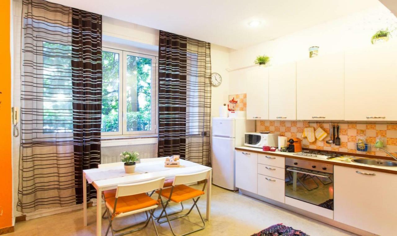 Isola Lagosta Apartment Milan Bagian luar foto