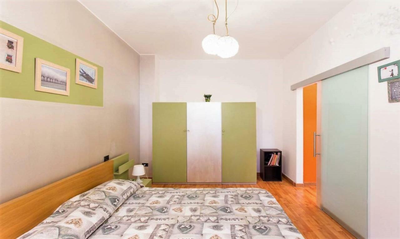 Isola Lagosta Apartment Milan Bagian luar foto