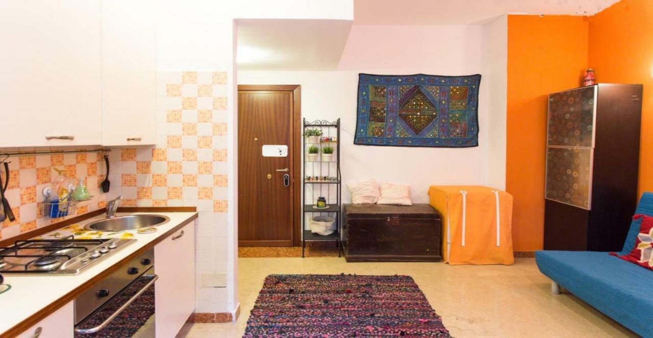 Isola Lagosta Apartment Milan Bagian luar foto
