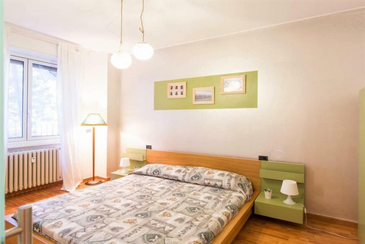 Isola Lagosta Apartment Milan Bagian luar foto