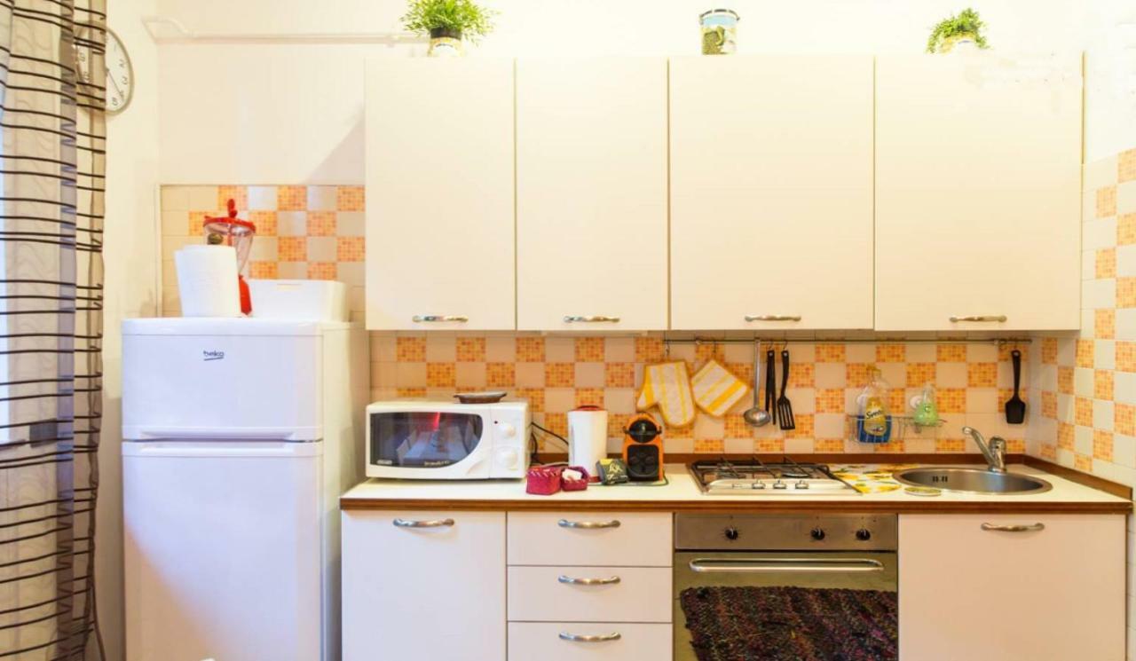 Isola Lagosta Apartment Milan Bagian luar foto