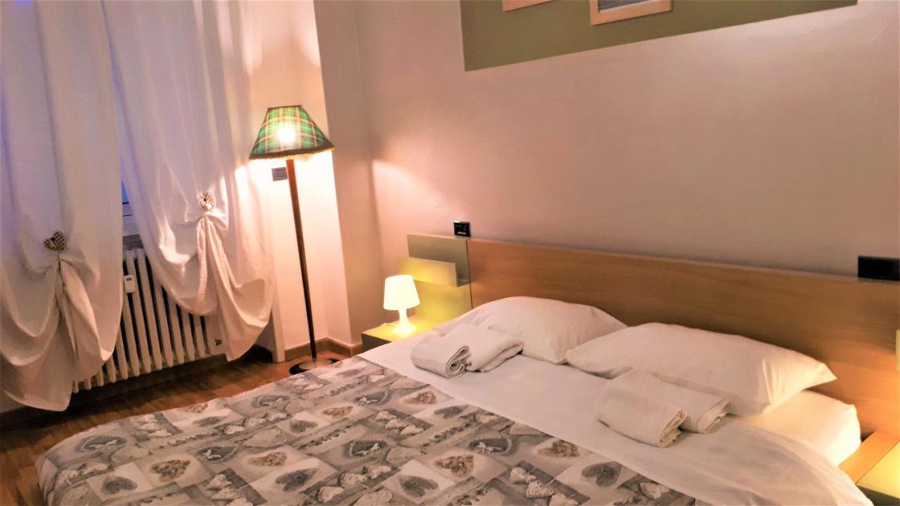 Isola Lagosta Apartment Milan Bagian luar foto